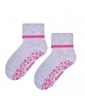 Steven 038 ABS šedo-růžové Ponožky