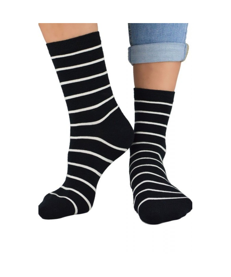E-shop Noviti SB 047 W 02 proužky černé Dámské ponožky