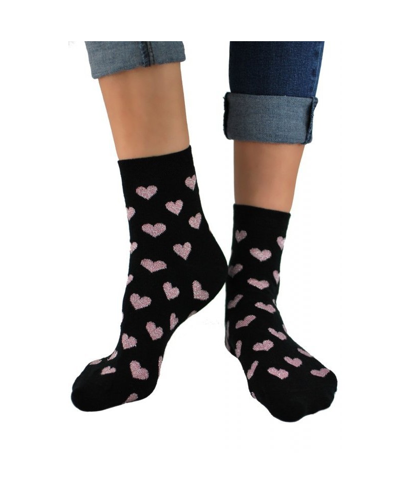 E-shop Noviti SB 026 W 03 fialové srdce černé Dámské ponožky