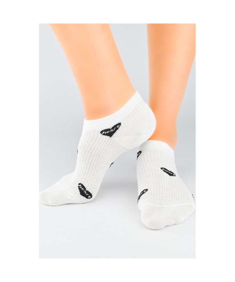 E-shop Noviti ST 033 W 01 ažurové černobílé Dámské kotníkové ponožky