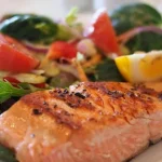 Ako správne pripraviť steak z lososa: odborník uvádza najlepšiu metódu ako-spravne-pripravit-steak-z-lososa-odbornik-uvadza-najlepsiu-metodu.webp.webp